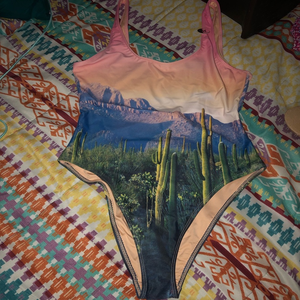 One piece swim suit